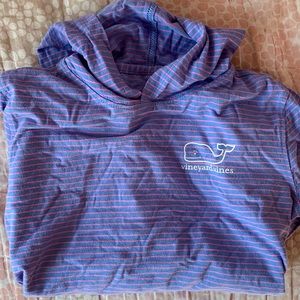 Vineyard vines girls long sleeve hooded shirt.